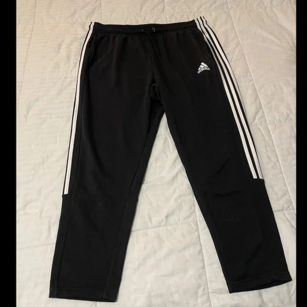 Adidas Men’s Black Tapered Leg Regular Fit XXL Elastic Waist Sweatpants Y2K EUC